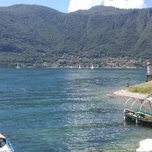 Maison d'hôtes Casa Liberty, Mandello del Lario