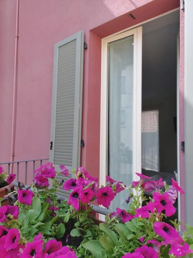 Apartment Casa Vacanza Nonno Gigi Mandello del Lario Italy